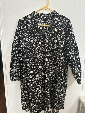 Who What Wear Black  and White Floral Dress M